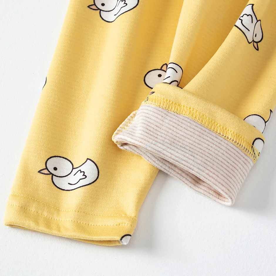 2-teiliges Kinder-Set, Jungen/Mädchen, gleicher Stil, Herbst/Winter, warm, schweißabsorbierend, bedruckt, mehrfarbig, modische Pyjamas – Detail 11