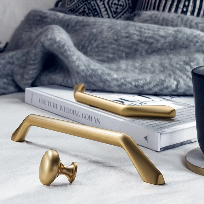 Modern Cabinet Knobs and Handles Furniture Handles Drawer Pulls Zinc Alloy Kitchen Handles Gold Knobs for Furniture