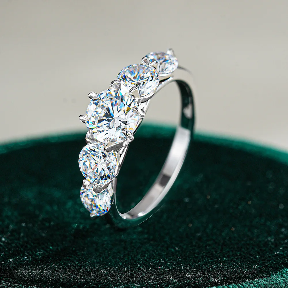 

2.6 Carat Moissanite Women Engagement Jewelry 925 Sterling Silver Female Wedding Rings