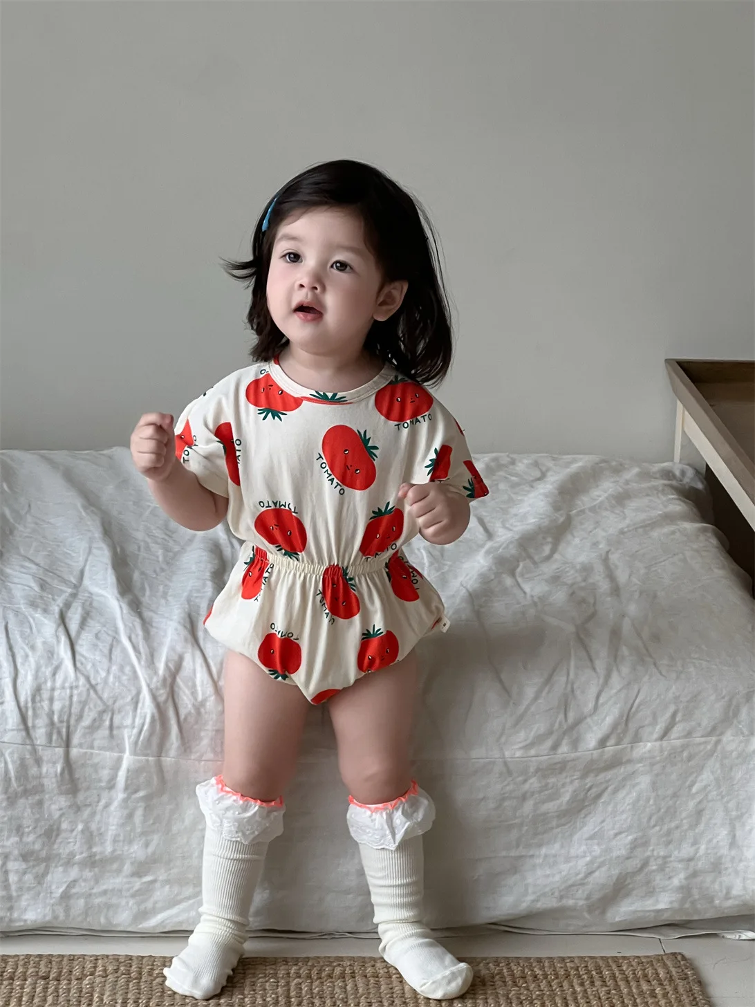 

2025 Summer New Baby Girl Cute Tomato Print Jumpsuit Infant Cotton Short Sleeve Bodysuit Loose Newborn Toddler Girl Clothes