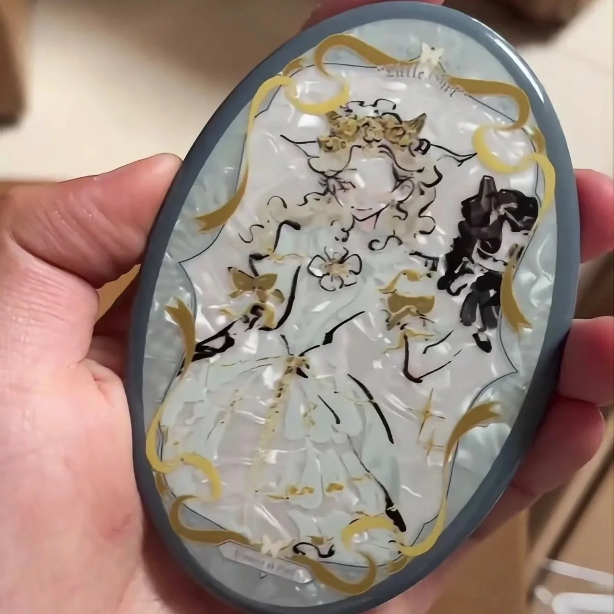 Identity 5: Fandougu 作曲家エクスプローラー少女楕円形ダブル フラッシュ バー自家製周囲のキビ バッジ