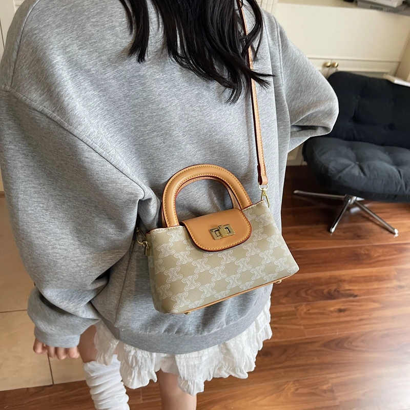 

Luxury Designer Vintage Messenger Bag Women's Trendy Crossbody With Large Capacity Classic Commuter