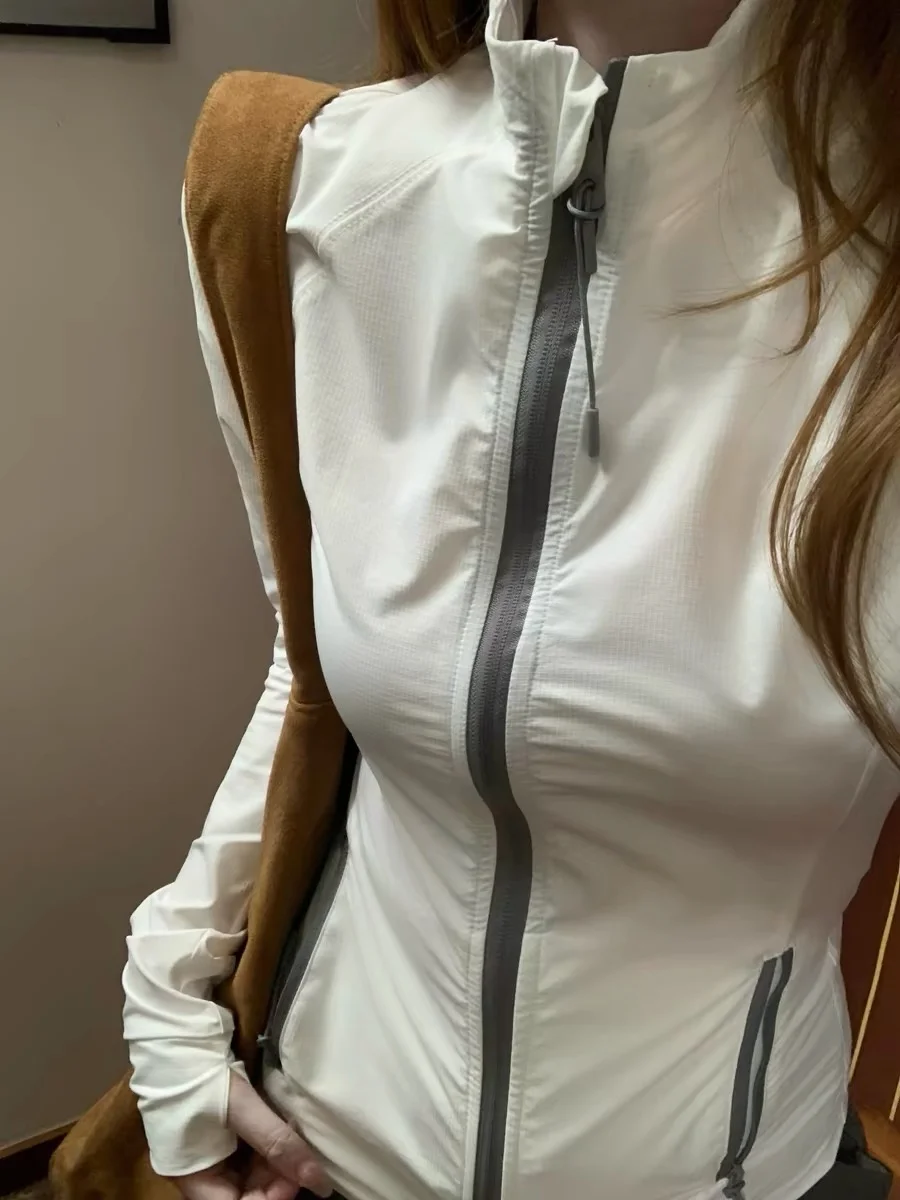 

Slim Fit American Style Stand Collar Sun Protection Jacket for Women Lightweight Breathable Summer Outdoor Sporty Style