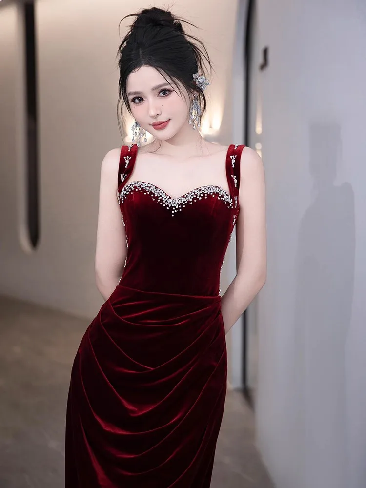 

Fishtail toasting halter velvet light luxury niche and fashionable banquet dress