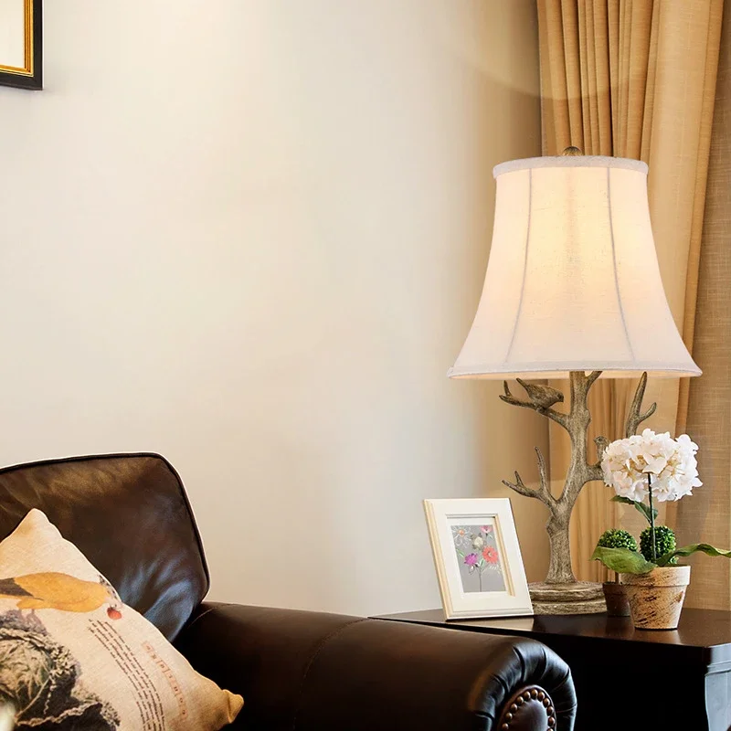 BUNNY Nordic ModernTable Lamp American Retro LED Bedroom Bedside Lamp Personalized And Creative  Decorative Homestay Desk Light