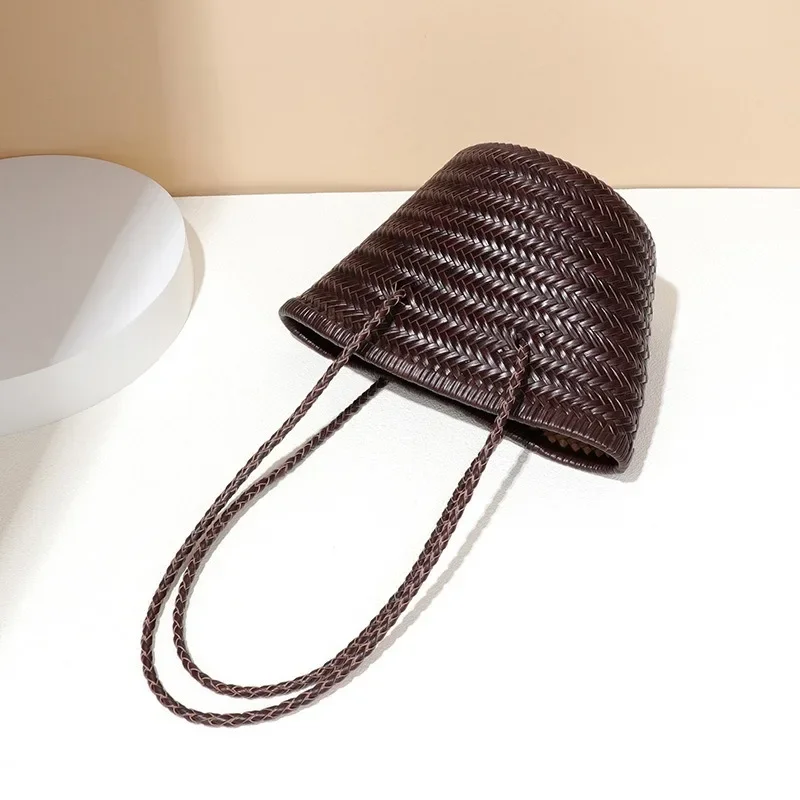 

Niche Personalized Leather Vegetable Basket New French Retro Shoulder Bucket Bag First-layer Cowhide Handwoven Bag