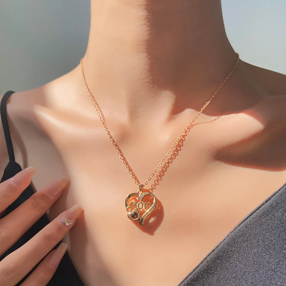 MOM Letter Heart Necklace Creative Design 100 Languages I love you Projected Collarbone Chain Mother's Day Gift Jewelry