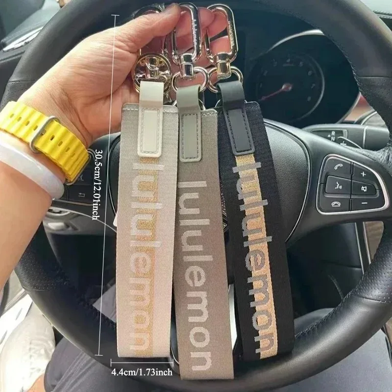 1 PC Unique Keychain Highlighting Your Personality with Stylish Decorations for Bags and Clothing - Standout Accessory