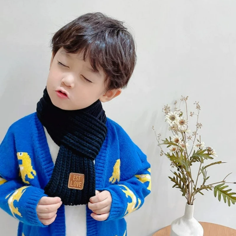 Korean Version New Knitted Children's Cute Winter and Autumn Versatile Warm Knitted Scarf with Leather Patch Design