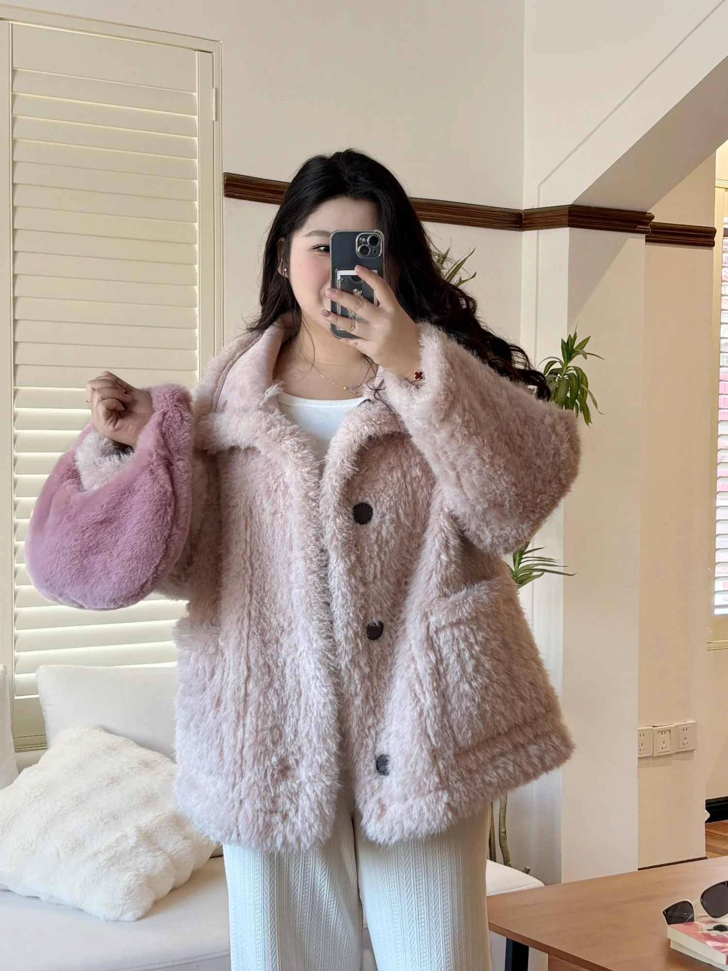 

Зимняя короткая куртка больших размеров, двусторонняя, с флисовым воротником, модная, стильная, для создания молодого образа, для повседневной носки, из полиэстера.