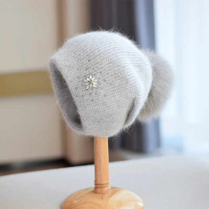 2023 neue Luxus Strass Beanie Hüte Frauen Winter Mode Warme Echt Kaninchen Fell Stricken Hüte Erwachsene Ohr Schutz Abdeckung Kopf kappe – Detail 2