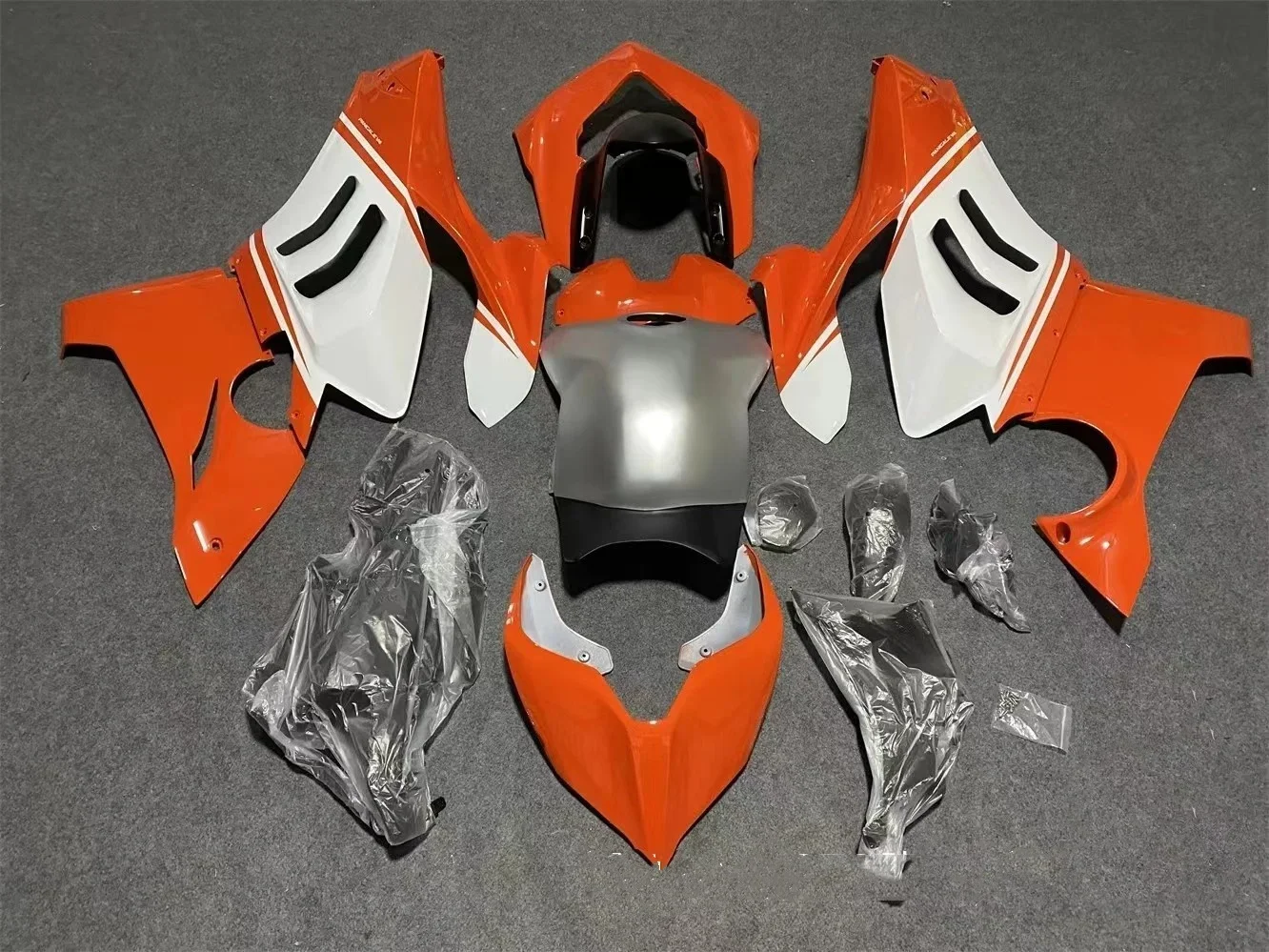 Wysokiej jakości kompletny zestaw owiewek motocyklowych z tworzywa ABS do Ducati V4 V4s roczniki 18-22, zestaw owiewek Vfr.