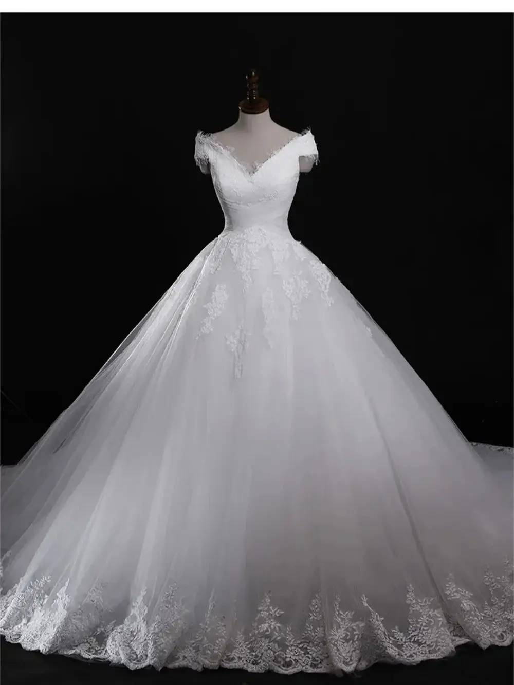 Robe de mariée blanche à col en V avec appliques en fibre de dentelle, ligne A, tulle, longueur au sol, nouveau train de balayage, robe de patients, robe éducative