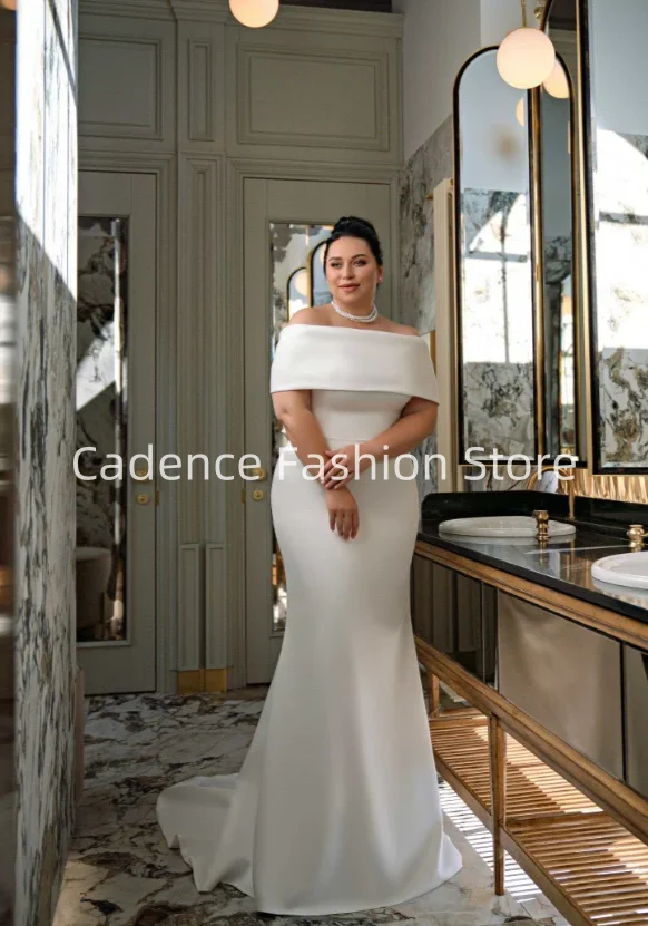 Gaun pernikahan putri duyung tanpa tali ukuran besar kustom gaun pernikahan Satin sederhana ukuran besar dengan garis leher pita yang dapat dilepas