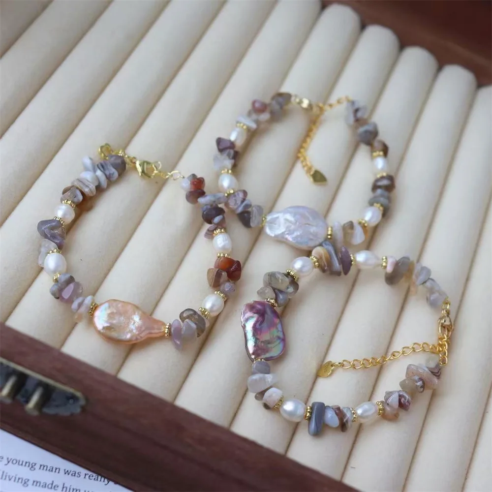 

Fashion White Freshwater Pearl Bracelet Baroque Various Gravel Persian Agate Bracelet for Women Statement Jewelry Nich Design