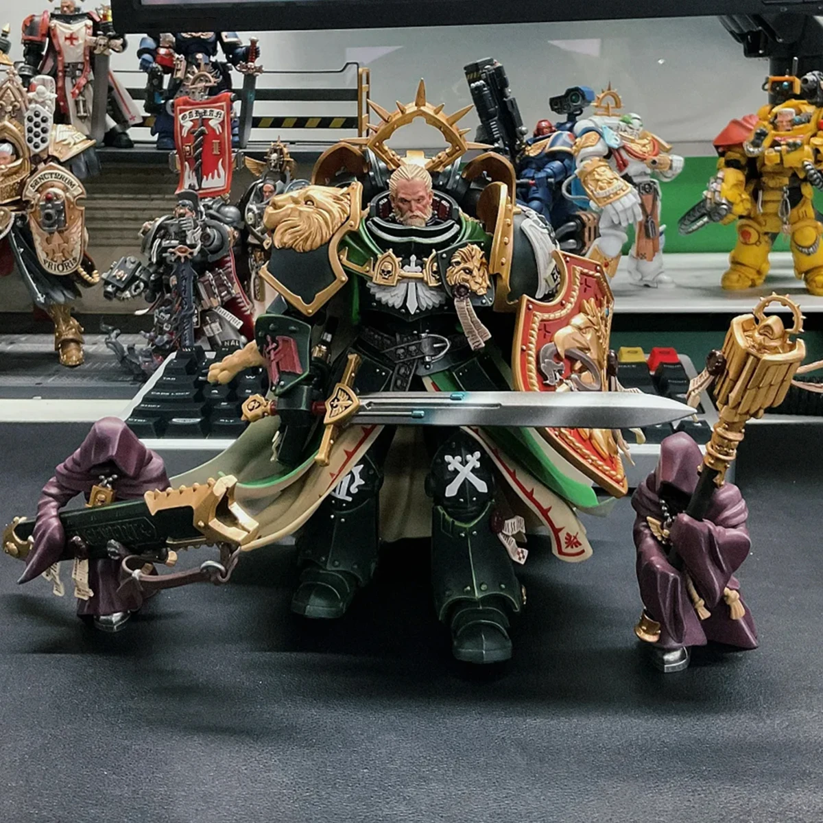 JOYTOY Warhammer 40k 1/18 figurka ciemne anioły Primarch lew Jonson figurka anime stawy ruchome figurka kolekcja zabawek