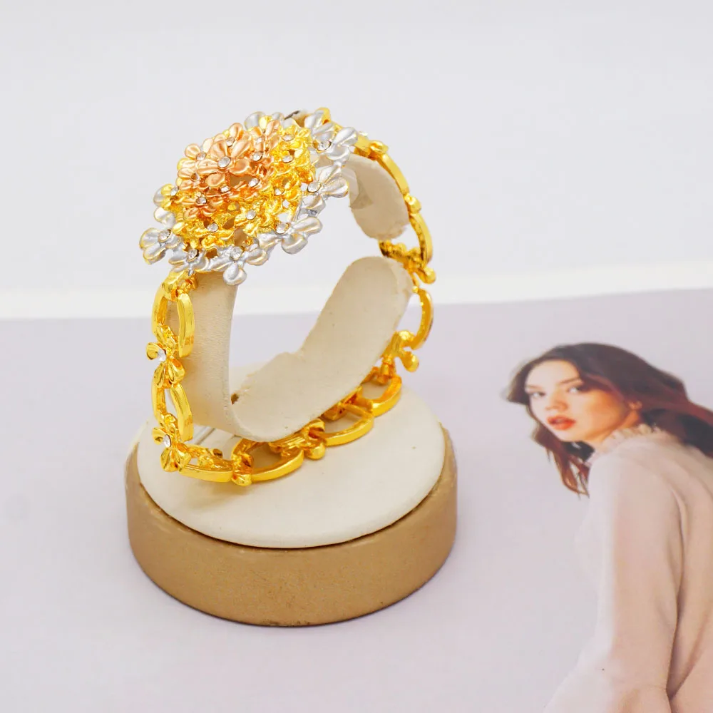 مجموعة مجوهرات فاخرة مطلية بالذهب في دبي وإكسسوارات أقراط وقلادة على شكل زهرة الزفاف #5