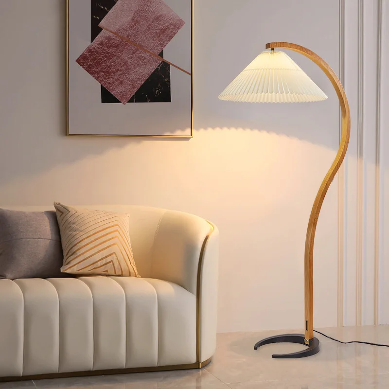 Nordic creativo legno naturale noce pieghettato lampada da terra a LED soggiorno camera da letto studio luce di lettura apparecchio di illuminazione