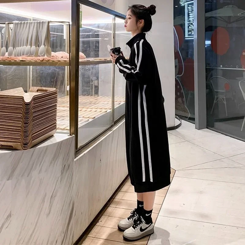 فستان كوري كاجوال بأكمام طويلة مقاس كبير وسحاب مناسب بطول الركبة من ألياف البوليستر فستان نسائي عصري