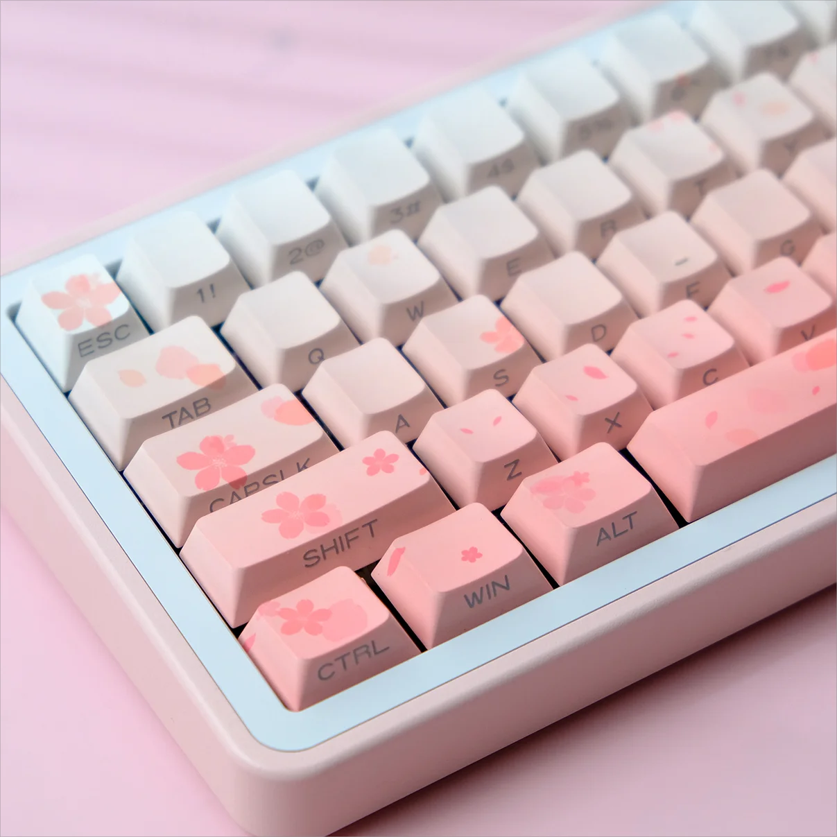 Gradual change pink side engraved transparent keycap  engraved original factory height cute suitable mechanical keyboard keycap