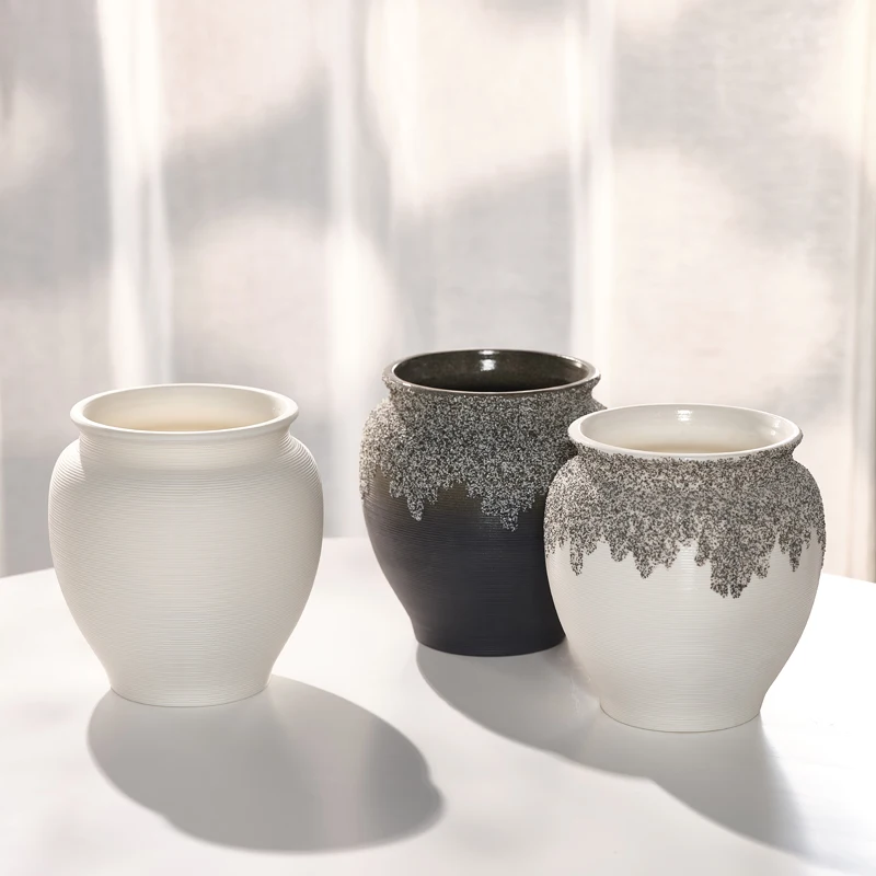 

Ceramic vase with brushed texture, modern and minimalist decorative dried flowers, water-grown fresh flowers, flower arrangement