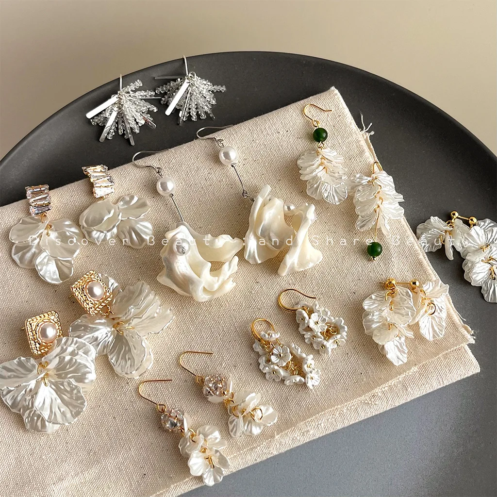 

DIY accessories Super fairy temperament long fringed flower earrings French fashion light luxury zircon stud earrings high sense