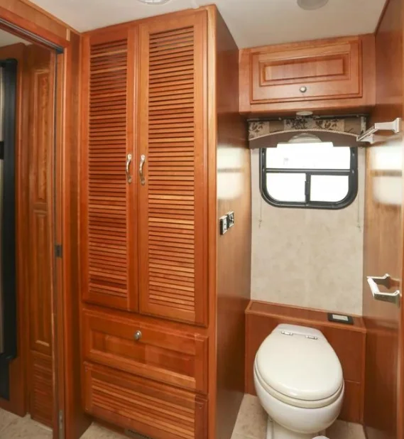 Hot Sale Customized Aluminium Open Walk in Closet RV Multi-Purpose Waterproof Caravan Wardrobe