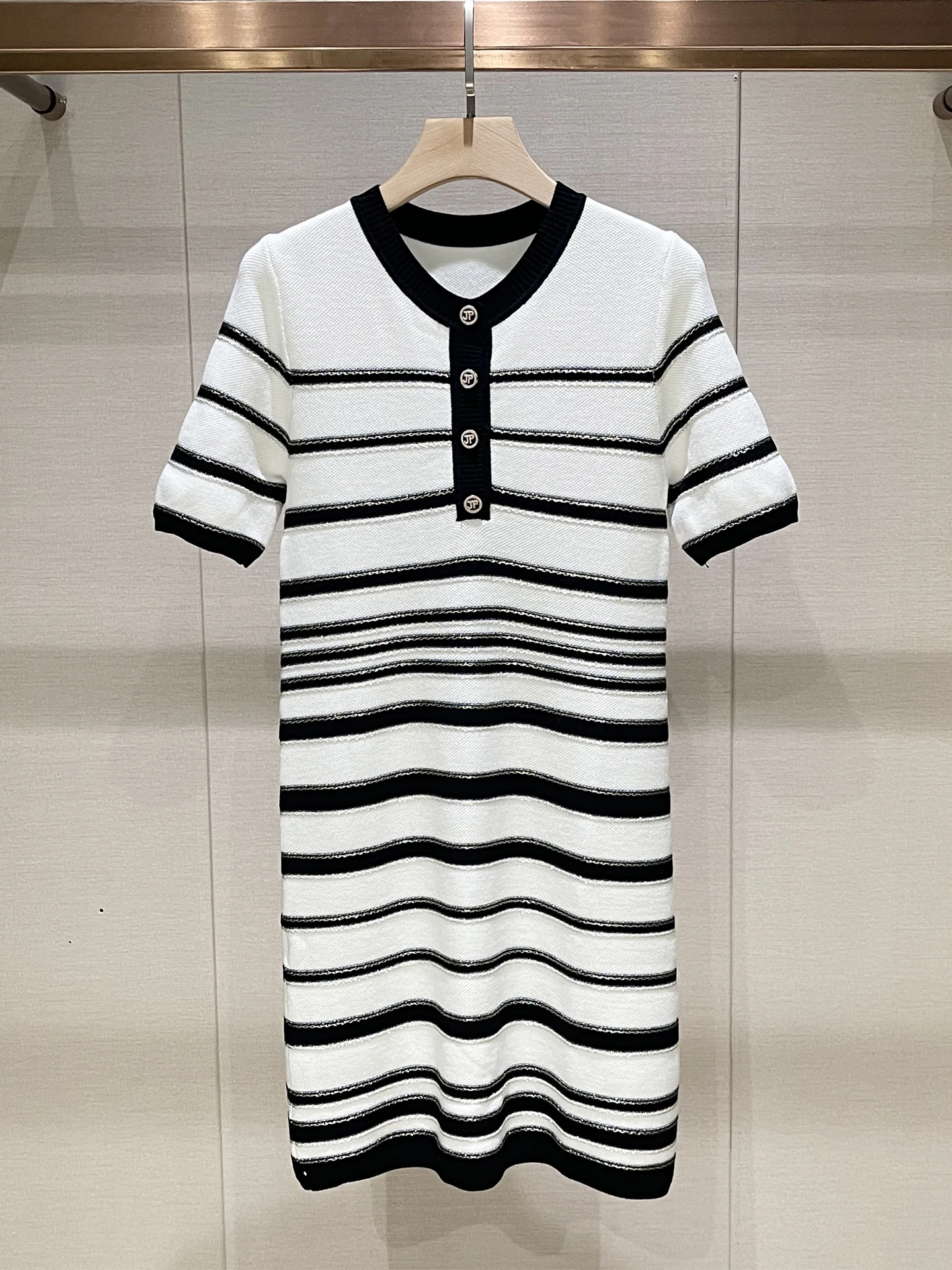 

Cool Knitted Dr Slim Fit round Ne ort Sve Striped Color Blo High Waist A-Line Skirt for Women Autumn Winter New S...