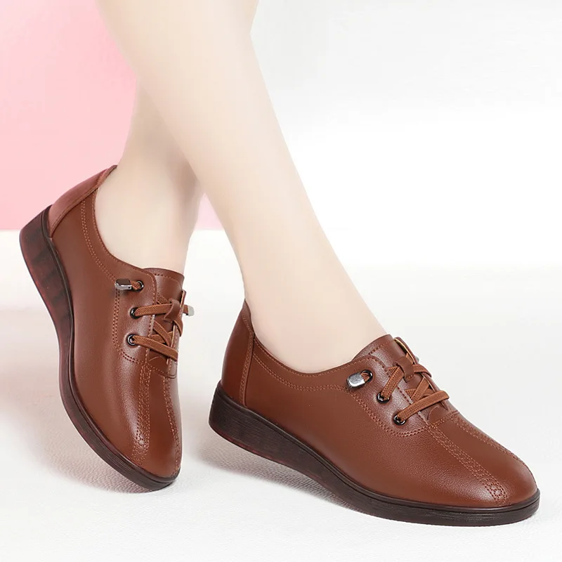 2024 Fashion Women Shoes Soft Leather Loafers Casual Shoes Soft Comfortable Low Heel Shoes No-slip Flats Middle-aged Simple