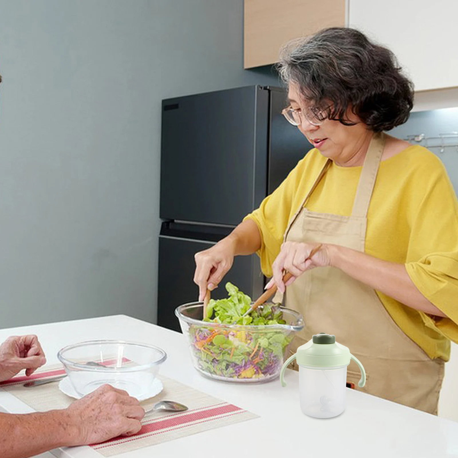 

Spill Proof Sippy Cup with Straw for Elderly Bedridden Patients Pregnant Women Measured Scale Leak Resistant Hydration Care