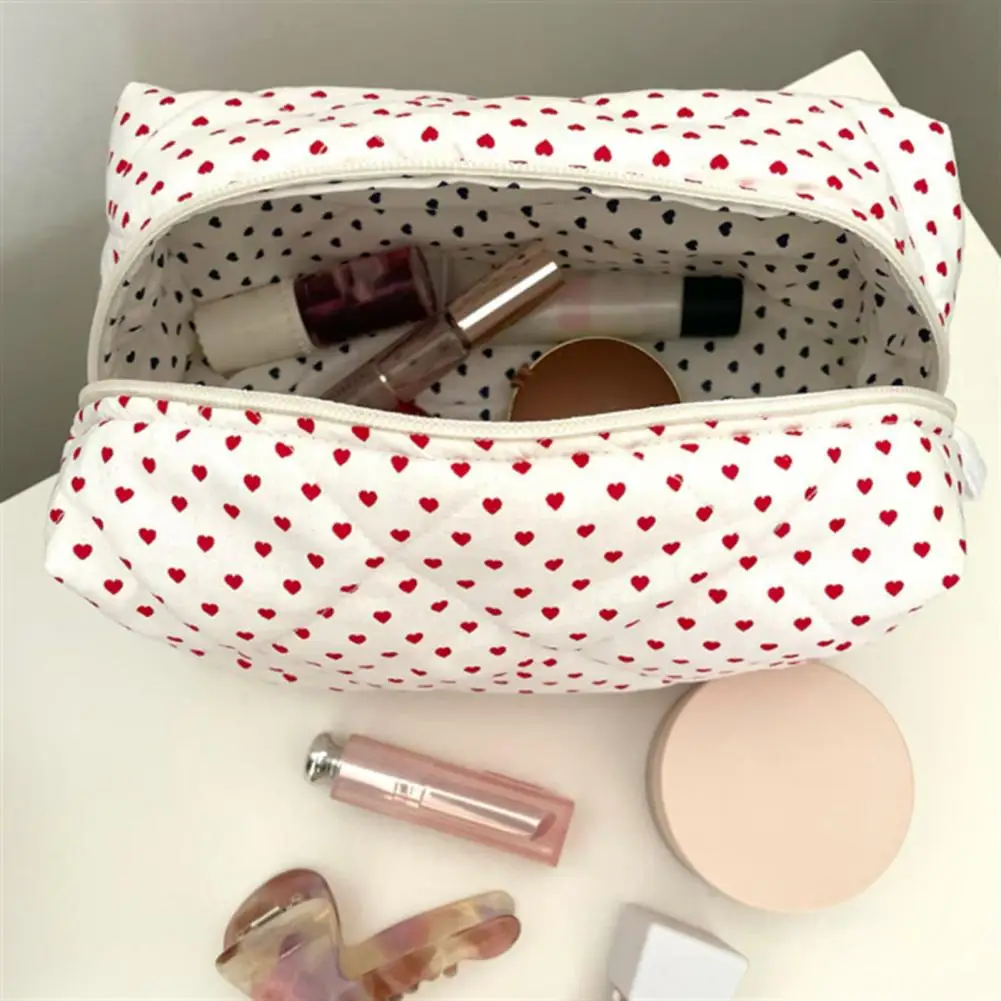 

Cosmetic Bag Zipper Closure Heart Print Cotton Quilted Toiletry Bag Lipstick Eyebrown Pencil Makeup Brush Travel Makeup Pouch