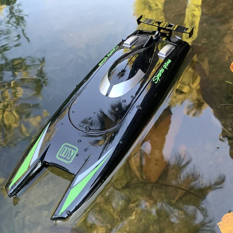 

Mini Remote Control Boat 2.4GHz 4WD Electric RC High Speed Racing Ship for Lake Pool Boy Kids Beginners