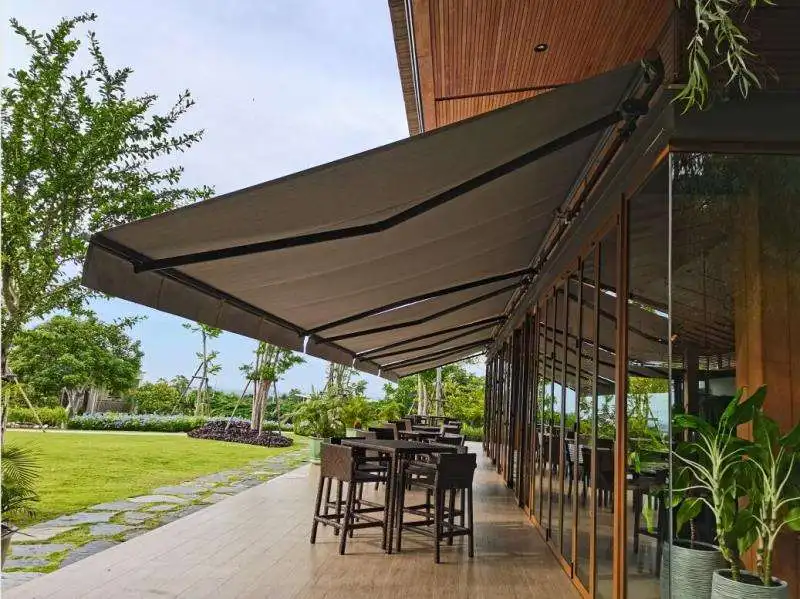 Customized Retractable Waterproof Awning Aluminum Sunshade Canopy Fully Enclosed Electrically Foldable Arm Sunshade Awning