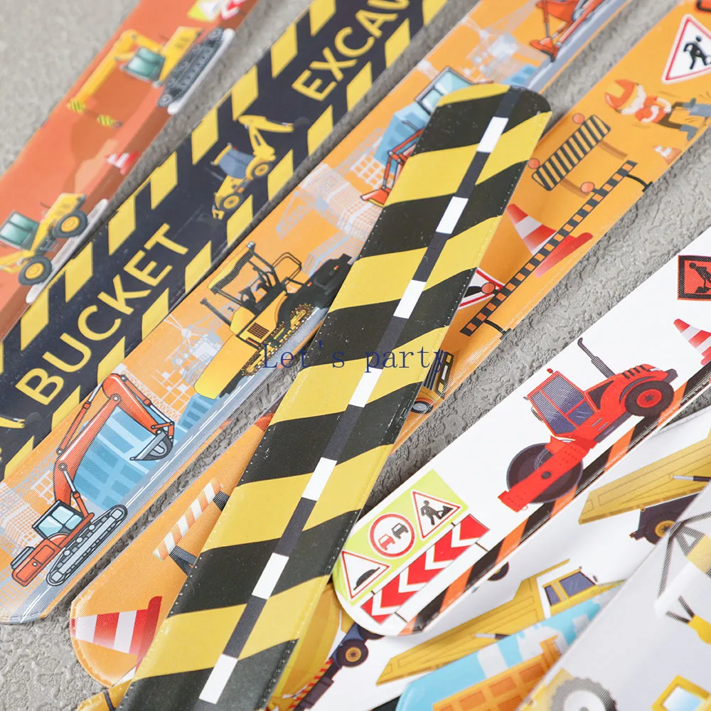 צמידים דגם בנאים