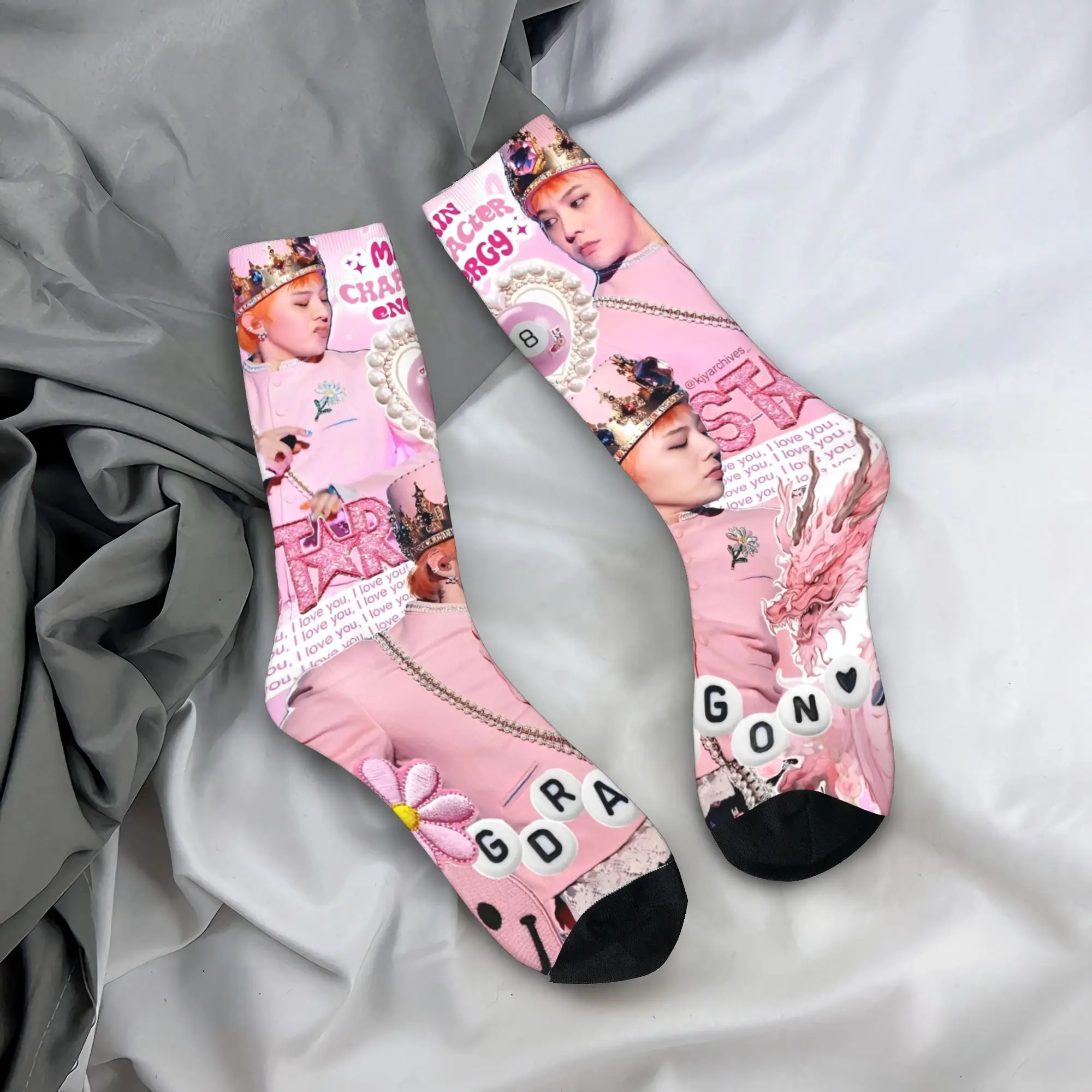 Ubermensch Gdragon 월드 투어 2025 스타킹 레트로 양말 남여 남성 품질 양말 가을 야외 스포츠 패턴 미끄럼 방지 양말