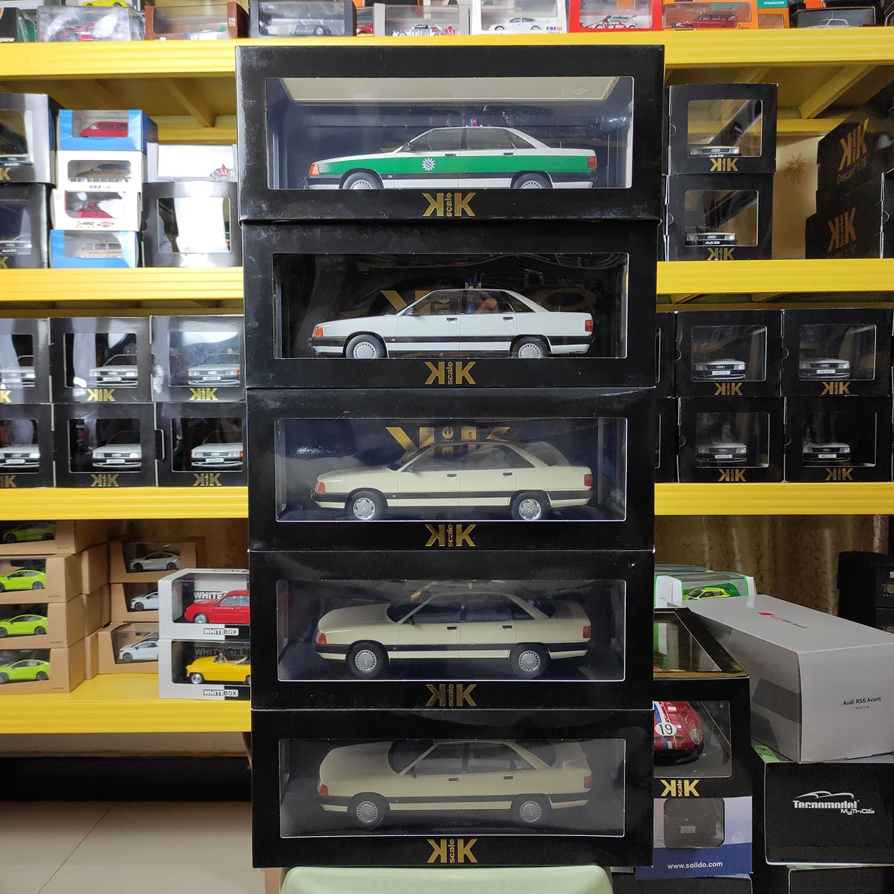 

Diecast KK 1:18 Scale Audi 1989 100 C3 / Police Four Alloy Car Models Collectible Toy Gift Souvenir Display Ornament