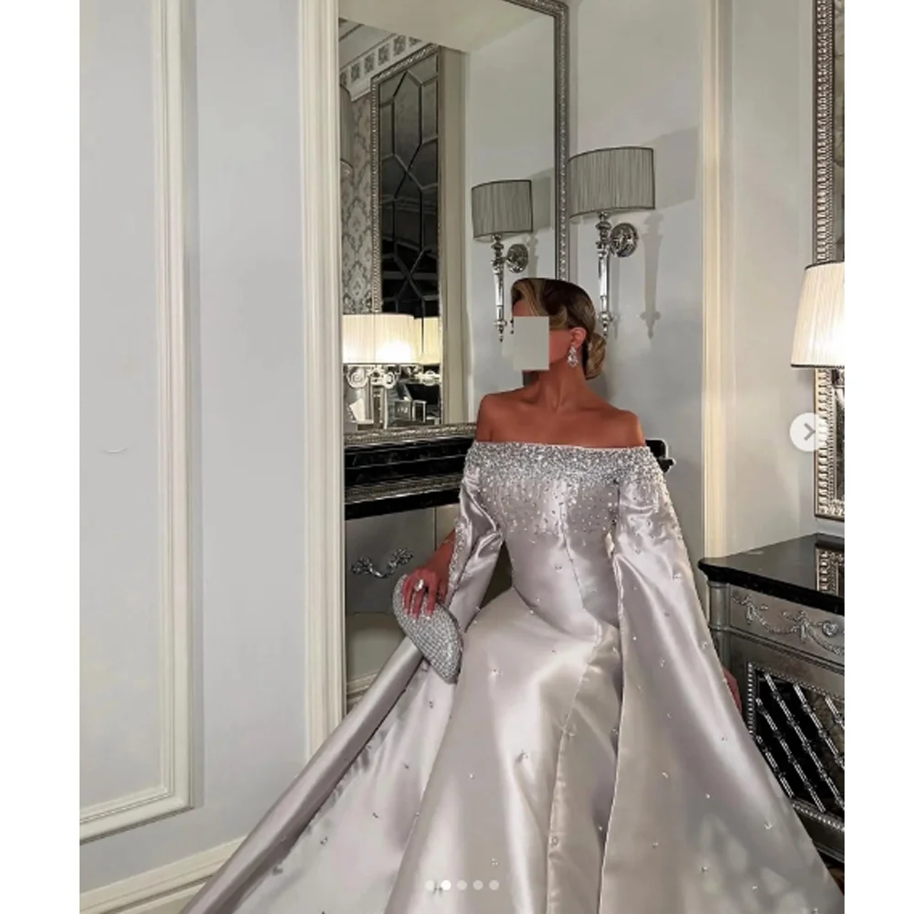 맞춤형 두바이 실버 이브닝 드레스 새틴 비즈 진주 스팽글 맞춤 제작 행사 드레스 A라인 오프숄더 롱 프롬 드레스