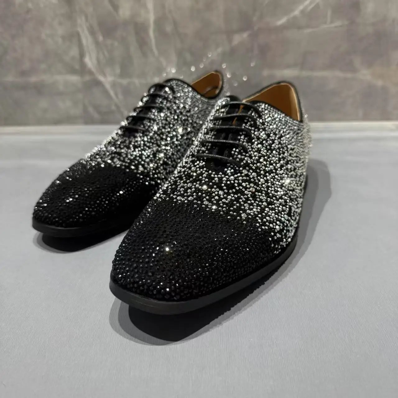 Black Diamond Lace Up รองเท้าผู้ชายผู้ชายรองเท้าตื้นปั๊มคุณภาพสูงรองเท้าแฟชั่นขนาด 47 Zapatillas Mujer