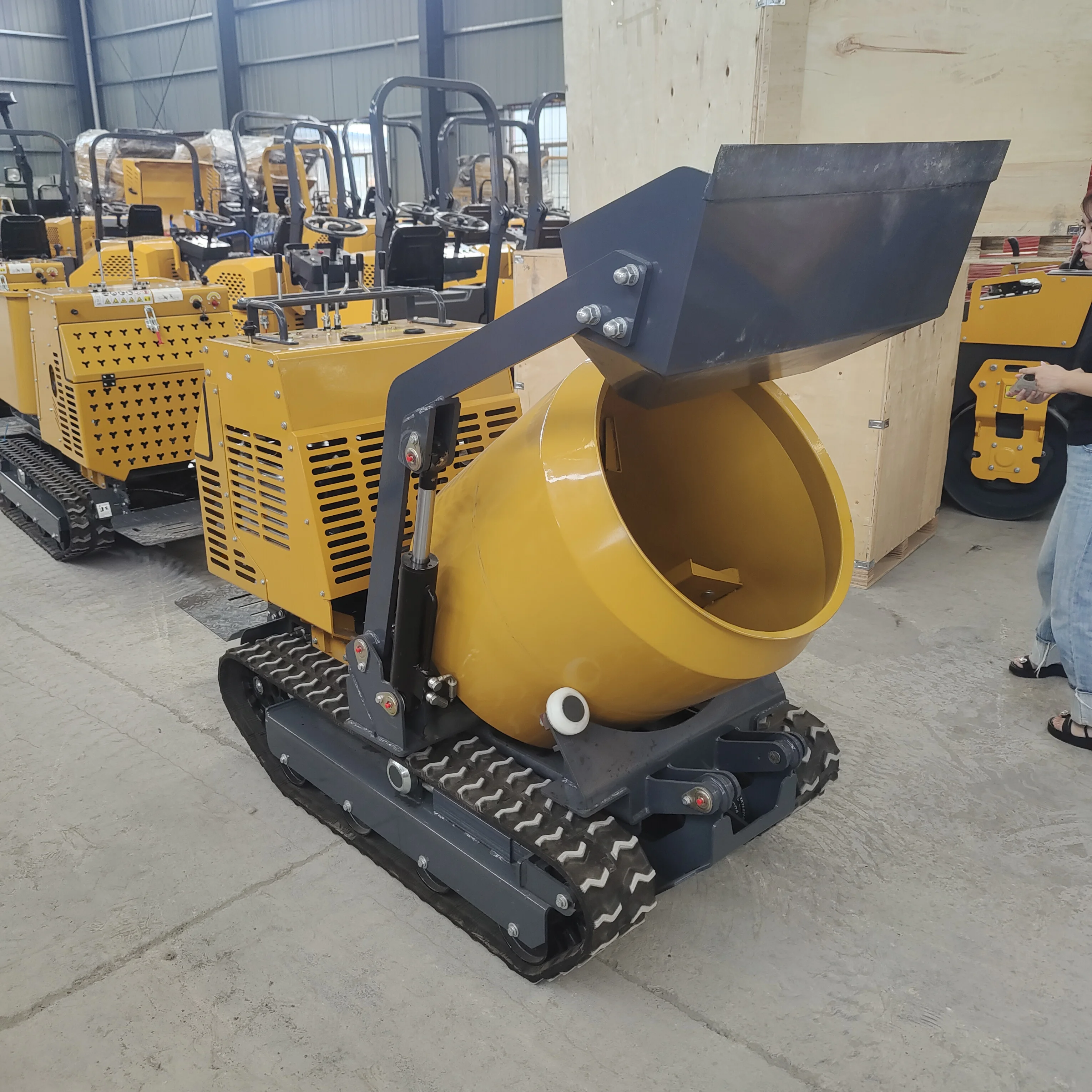 خزان خلط الخرسانة ذاتية التحميل للمصنع #5