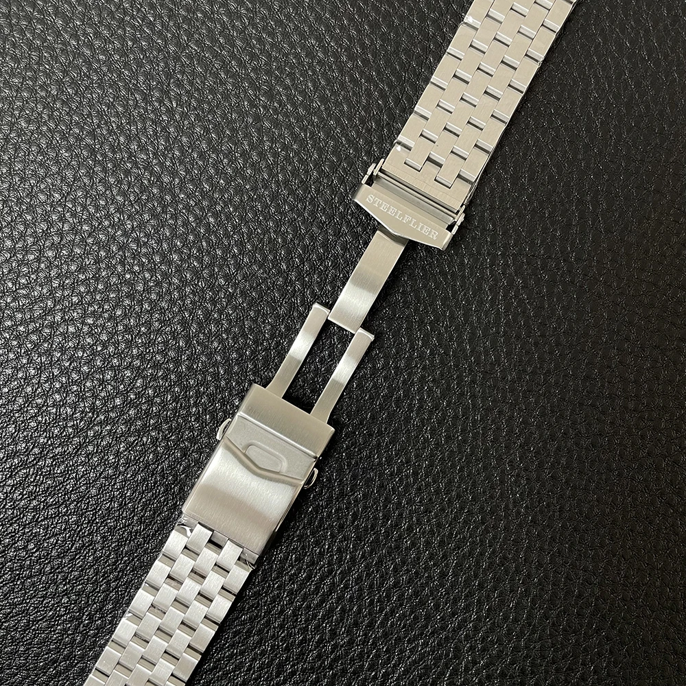 สายนาฬิกาสแตนเลสสตีลสตีลสตีลสตีลสตีลสตีลอย่างเป็นทางการความกว้าง22มม. พับได้ปลอดภัยหัวเข็มขัด SF764GD สายนาฬิกาปลายแบน
