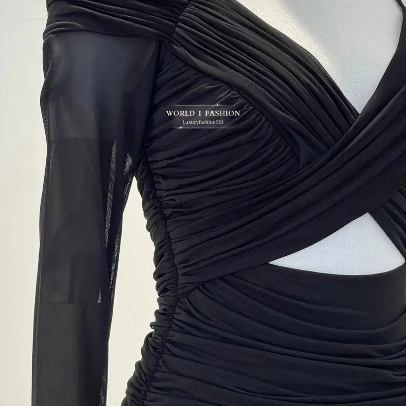 Otoño nuevo estilo Casual mujeres que usan 2025 negro plisado manga larga fuera del hombro Halter recortado vestido Midi