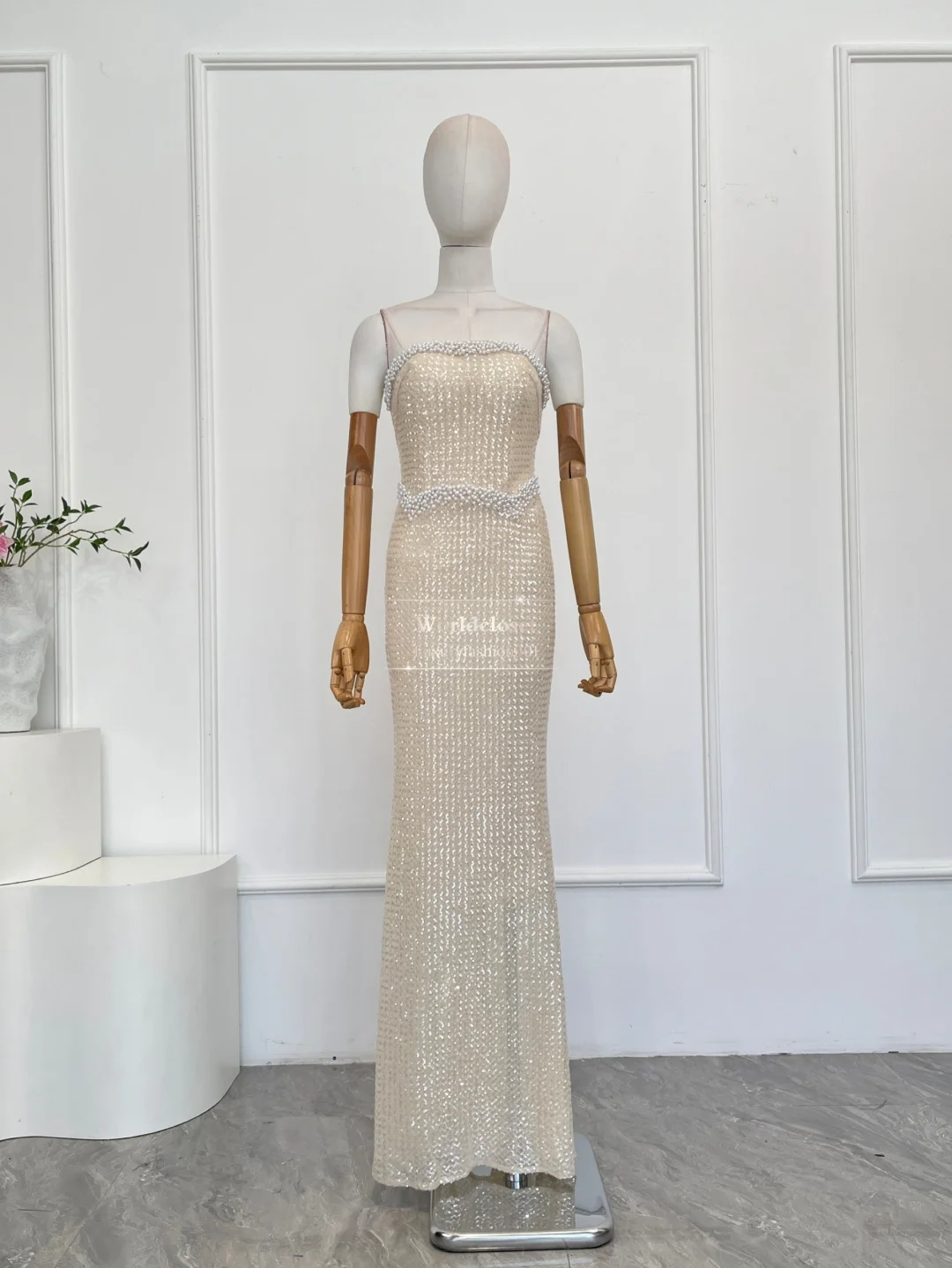 

White Apricot Mesh Sequins Pressed Pearl Sleeveless Backless Tube Maxi Dresses for Party