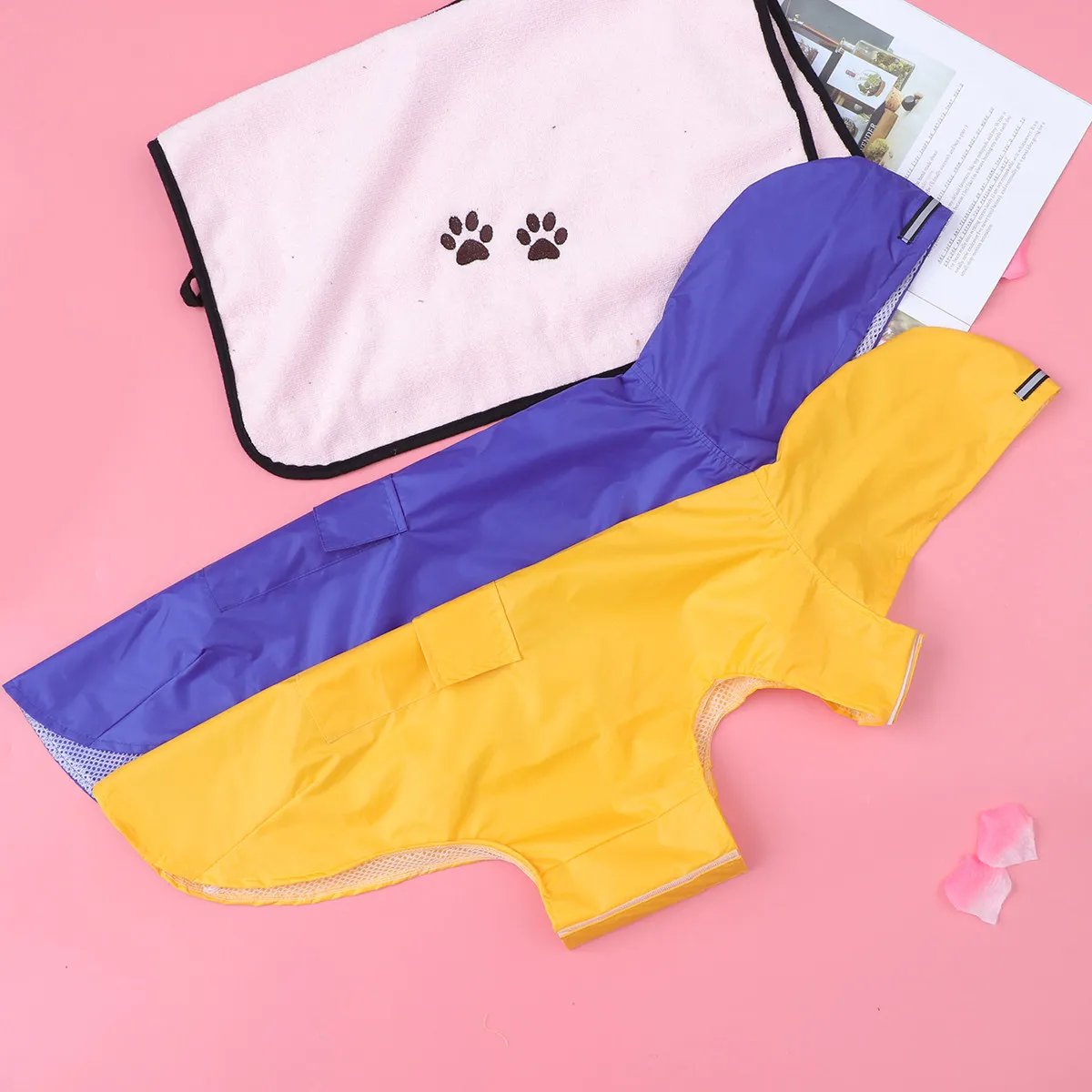 

Дождевик для собак с капюшоном, водонепроницаемый, со светоотражающей полосой, регулируемый, на кнопках, для крупных собак, желтый