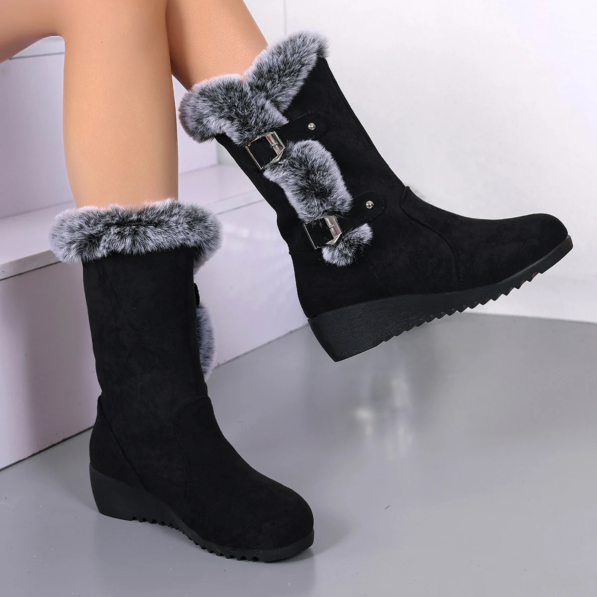 Nieuwe Winter Vrouwen Laarzen Casual Warme Halfhoge Laarzen Vrouwen Slip-On Ronde Neus Wiggen Snowboots Plus Size Comfortabele Schoenen Vrouwen