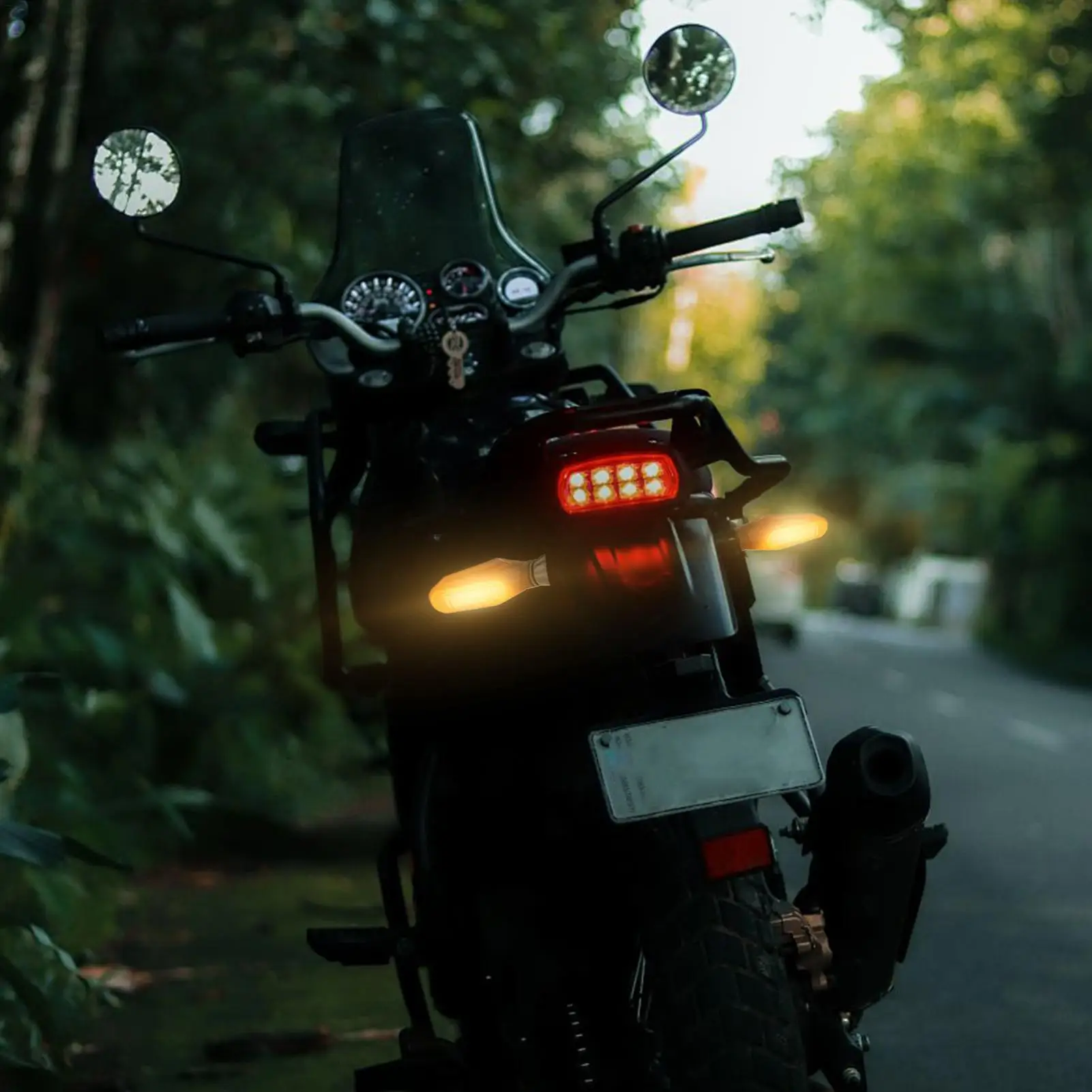 Bike Tail Light 2 Pieces LED Turn Signals Warning Lamp Waterproof Safety Light Enhances Visibility Night Riding Flashlight For