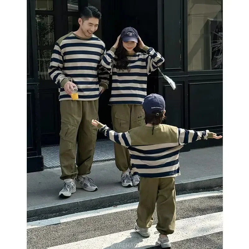 

Семейная мода, забавные футболки для отца и сына, одинаковые толстовки с длинными рукавами для мамы и дочки, топы, корейская одежда для родителей и детей