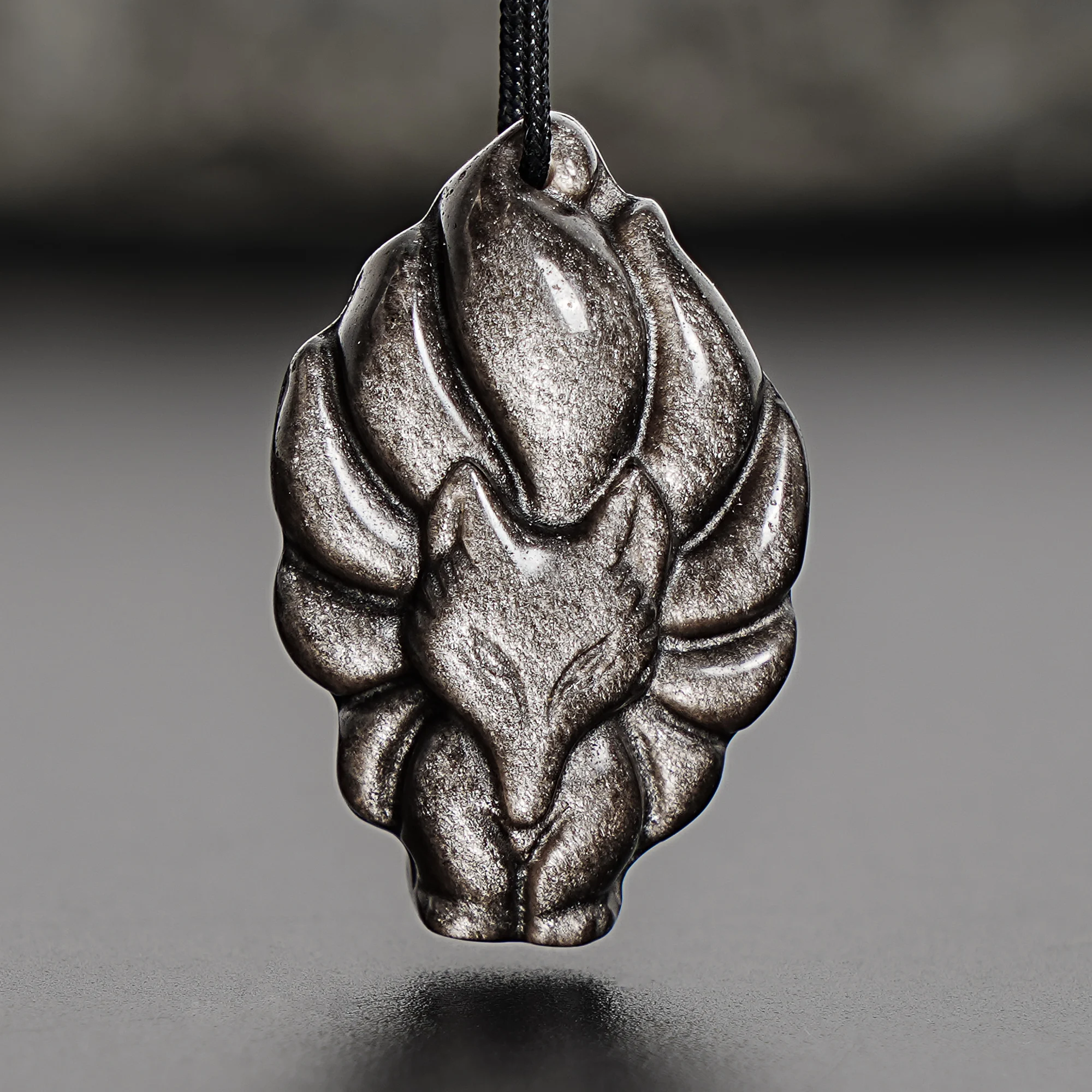 

Natural Silver Obsidian 9-Tailed Fox Spirit Carving Pendant Celestial Kitsune Empress Pendant 31x20x9mm for Necklace Diy Jewelry