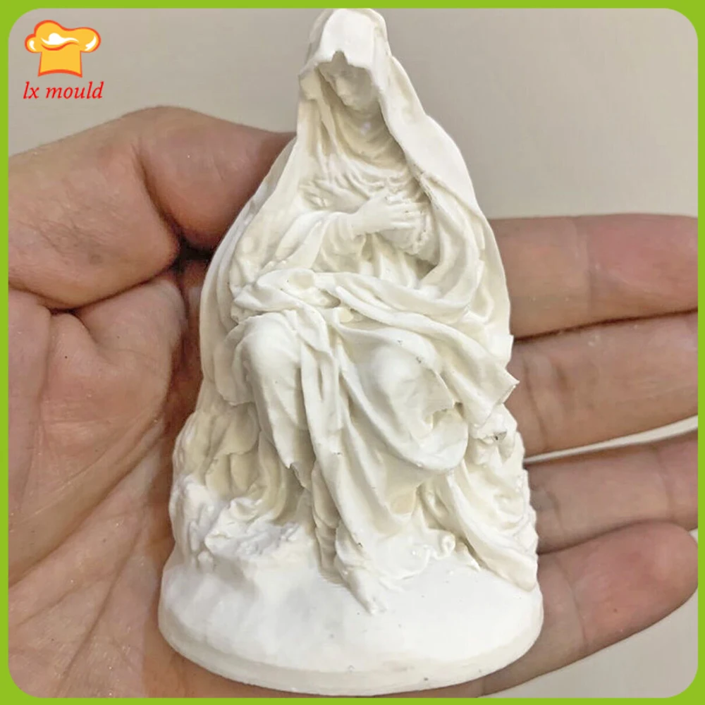 Maria Statue Silico…