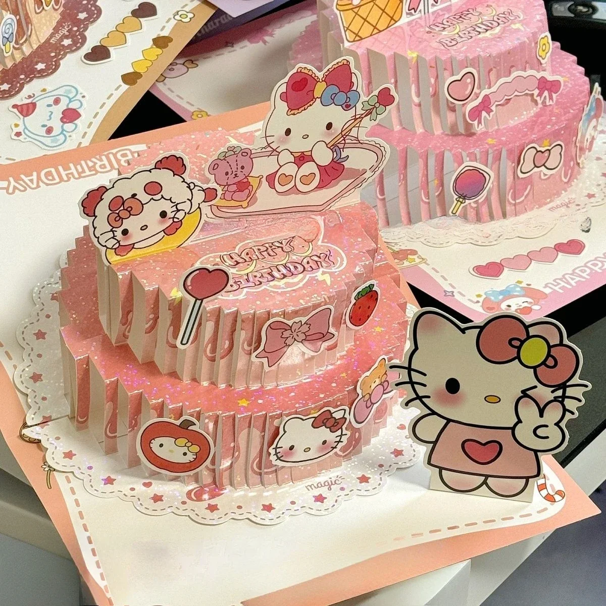 Sanrio Hello Kitty karikatür yaratıcı üç boyutlu katlanabilir doğum günü pastası tebrik kartı sevimli kesilmemiş el yapımı origami hediye