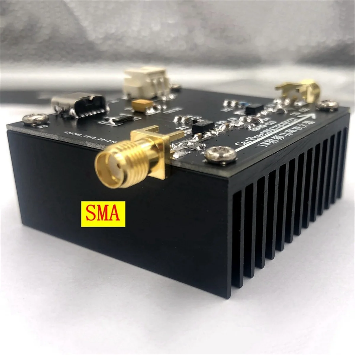 Efficiente amplificatore GPS da 1,55 GHz 1 W 30DB Amplificatore RF Amplificatore di potenza RF